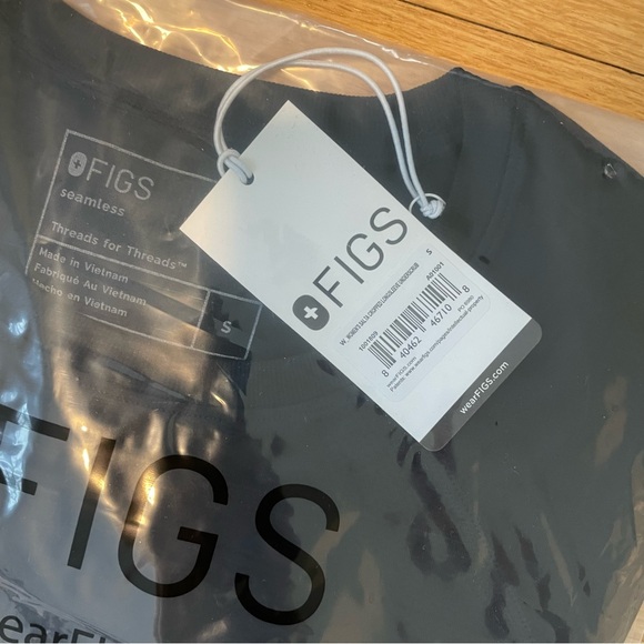 NWT Figs Black Salta Seamless Cropped Long Sleeve Underscrub - Picture 9 of 9